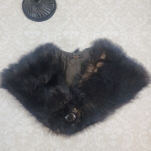 Danziger Fur Co. Seattle, Stole with Large Button